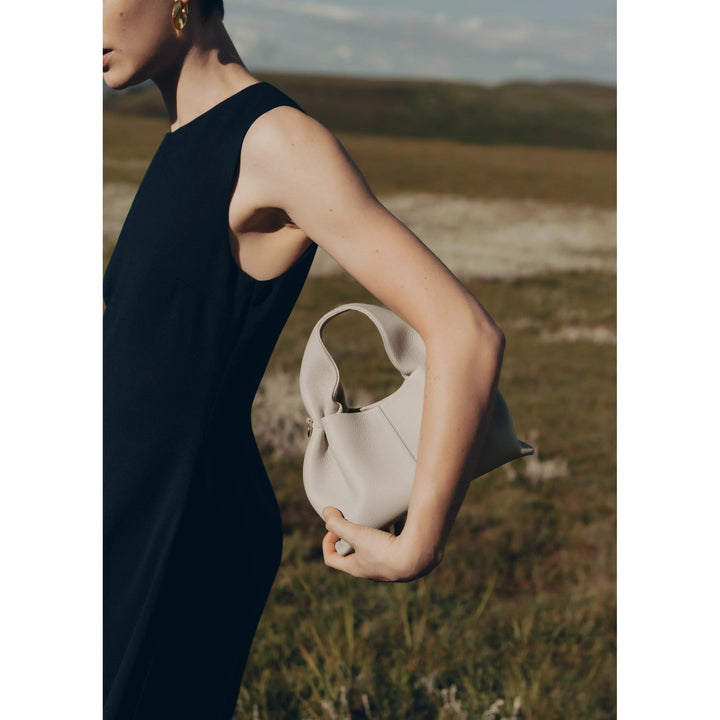 Hanneke | Elegante Reisebegleiterin