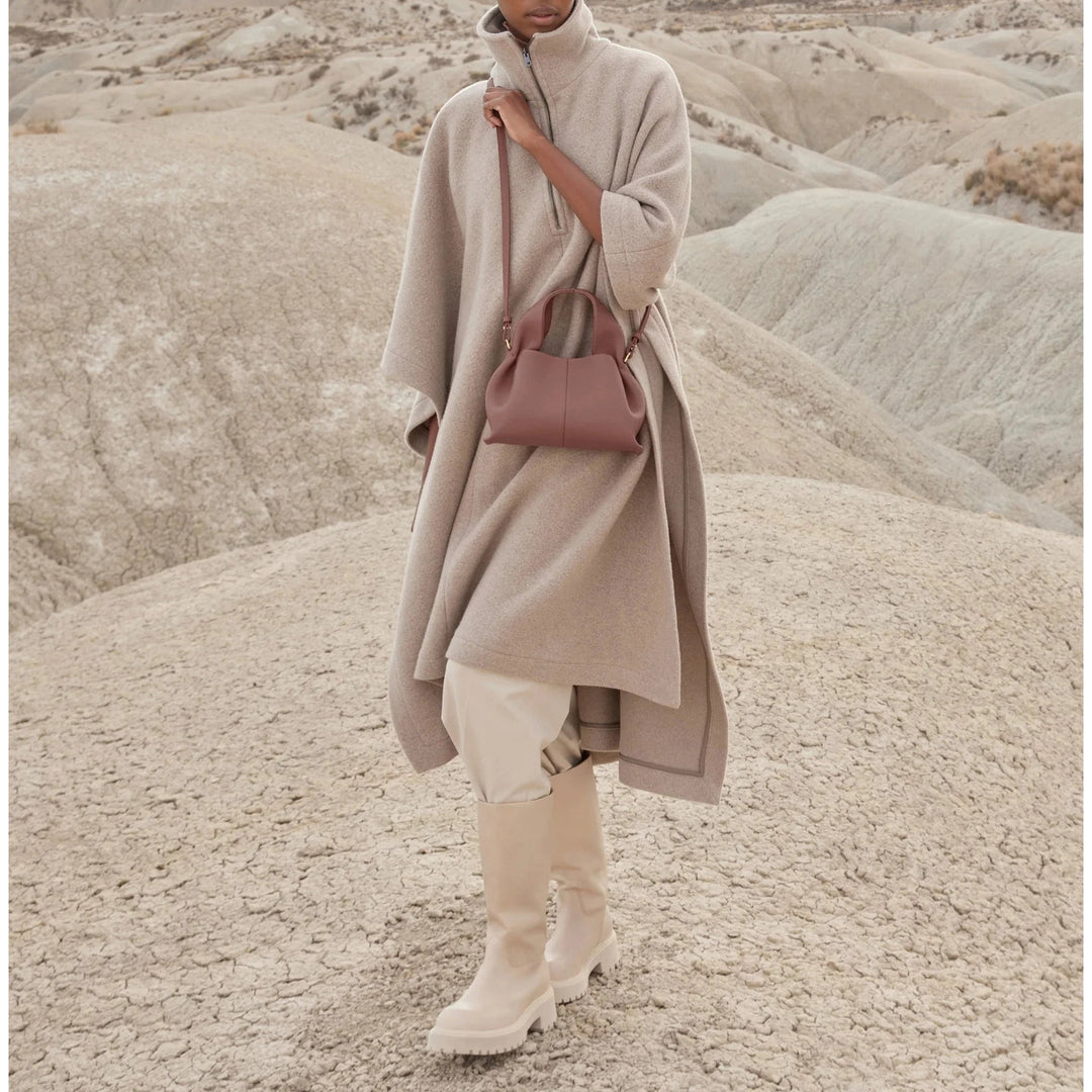 Hanneke | Elegante Reisebegleiterin