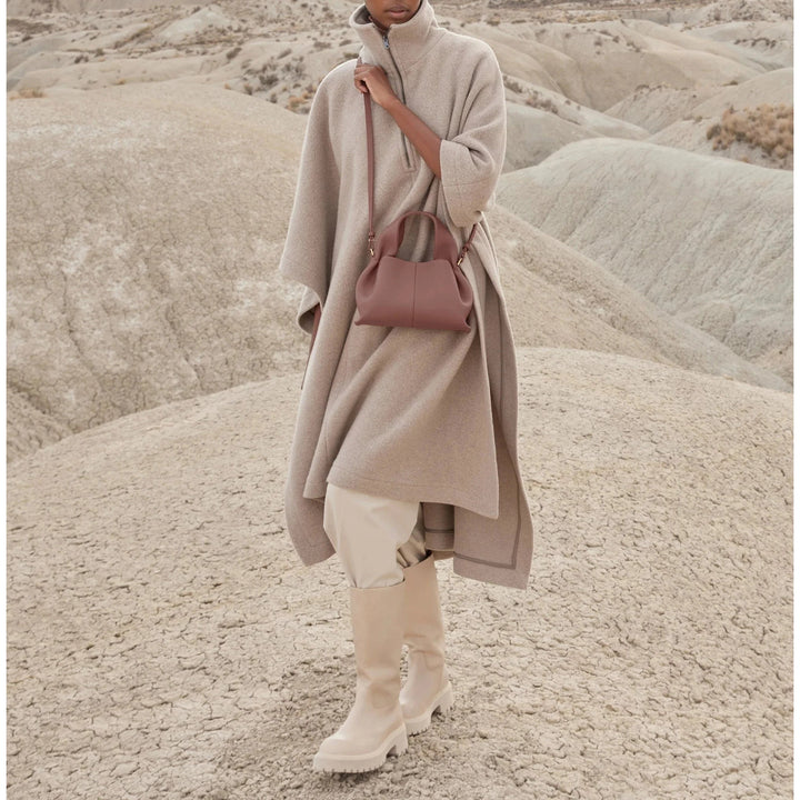 Hanneke | Elegante Reisebegleiterin