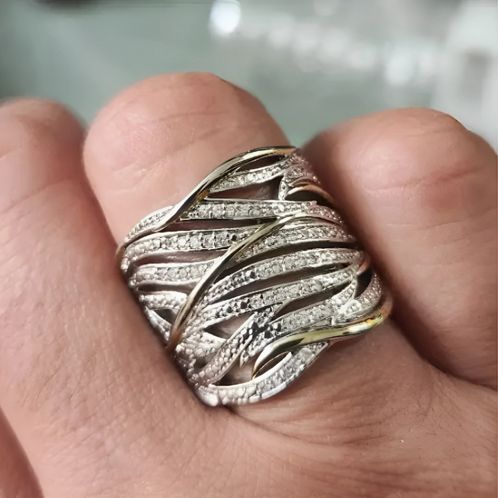 Eleganter Geflochtener Ring